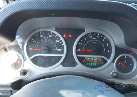 2010 Jeep Wrangler Unlimited Sport z USA, uszkodzony, nr VIN 1J4BA3H14AL217968